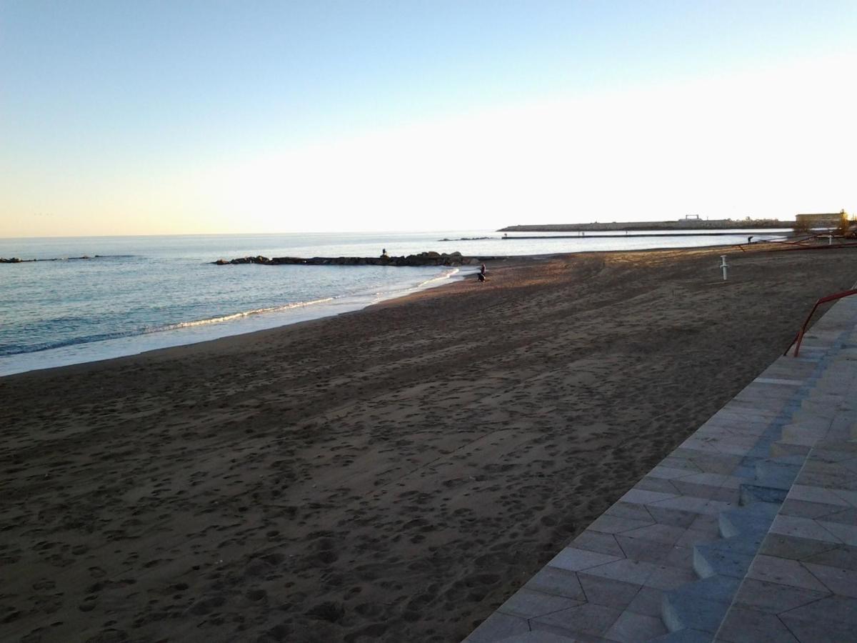 Apartamento Estudio Linea De Playa Vinarós المظهر الخارجي الصورة